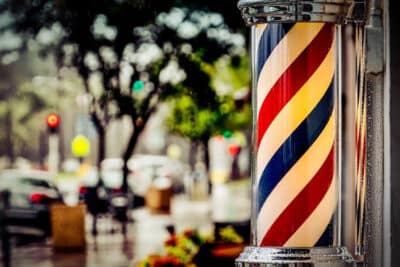 Origen e Historia del Poste de Barbero - Elitienda.com