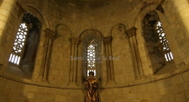 Detalle de la Capilla mayor en la iglesia alta | Románico Digital